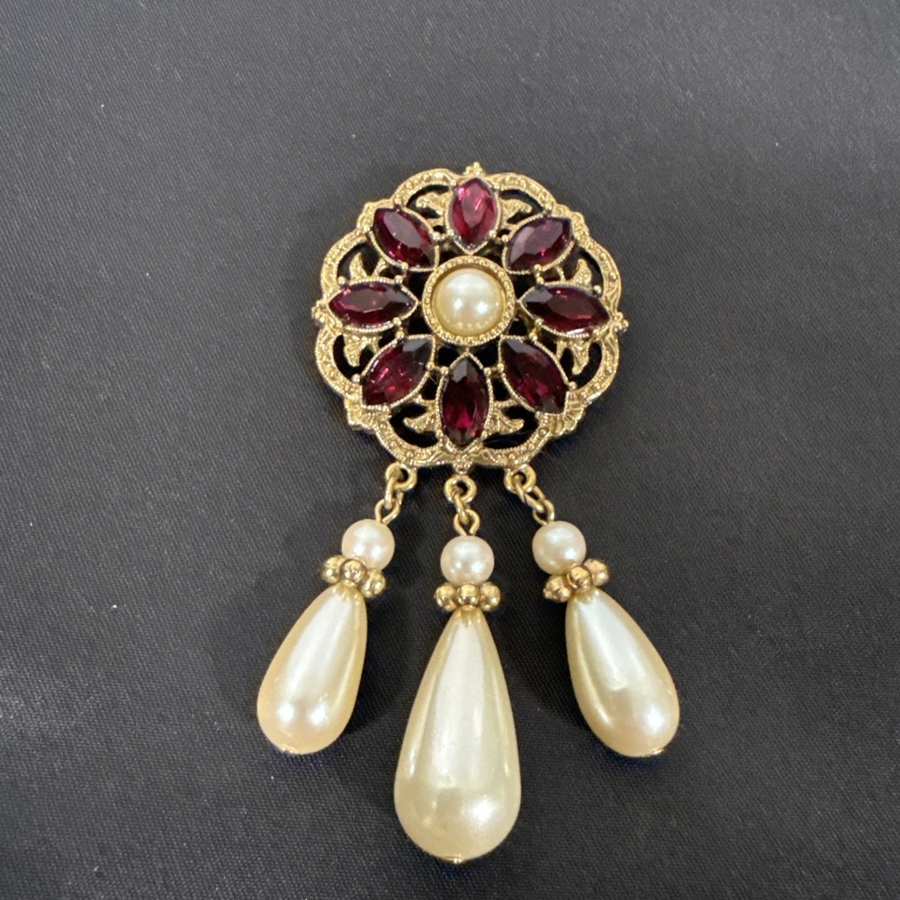 Vintage Brooch Womens Gold Red Crystal Faux Pearl Teardrop Dangle Filigree
